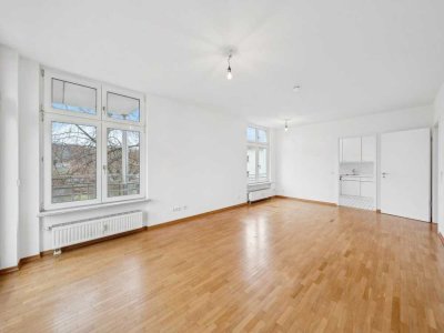 Wasserblick in der Berliner Vorstadt! 2-Zimmer-Wohnung mit Balkon, TG-Stellplatz, Keller und Aufzug