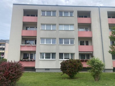 PROVISIONSFREI! HELLE, GUT GESCHNITTENE 3-ZIMMER WOHNUNG, ZENTRAL BEGEHBAR MIT LOGGIA IM SÜDLICHEN ST. PÖLTEN!