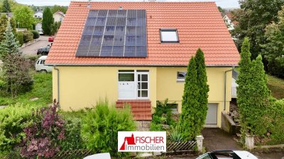 Charmantes 2-Familienhaus mit großem Garten in ruhiger Lage für Jung und Alt!