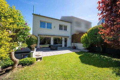 Sehr gepflegte, ruhig gelegene DHH mit Garage, Garten, Kamin und viel Platz für die ganze Familie