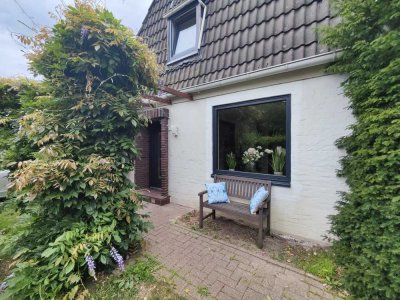 Frisch sanierte Haushälfte mit Garten, Kamin & Terrasse in Bremen-Grolland, 71 m², 3.5 Zi.