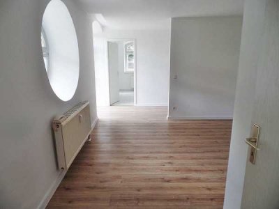 moderne 2-Raum-Wohnung mit Terrasse