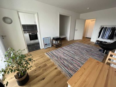 Hochwertige, vollständig renovierte 1,5-Zimmer-Wohnung mit Balkon und Einbauküche in Hamburg