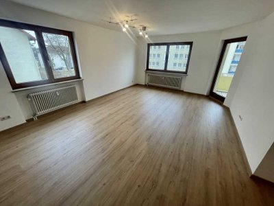 *SOFORT BEZIEHBAR* Großzügige 3-Zimmer-Wohnung neu saniert