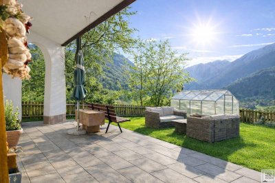 PREISREDUKTION!!! Ein Platz zum Ankommen: Großzügiges Grundstück, Sonne und traumhafte Aussicht