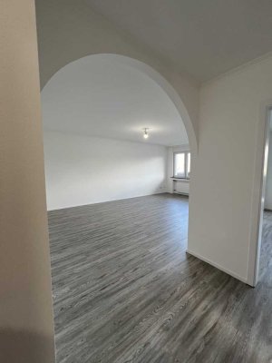 Erstbezug nach Sanierung: exklusive 3-Zimmer-Wohnung mit EBK und Balkon in Remagen