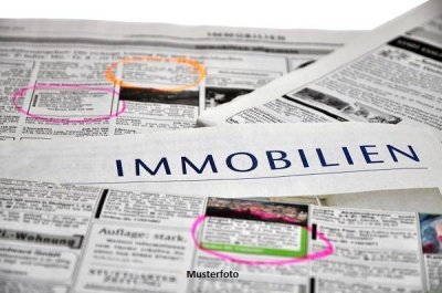 Bestandsgebäude mit Nebengebäude