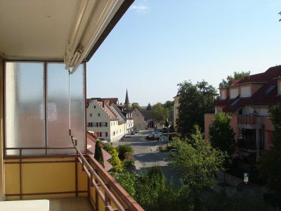 Sonnige, möblierte 2-Zimmer-Wohnung mit viel Balkon