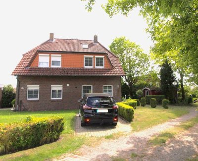 Eine moderne Doppelhaushälfte, direkt an der Harle gelegen, in der Nähe von Carolinensiel!