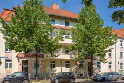2-Zimmer-Wohnung frisch renoviert mit 2 Balkonen