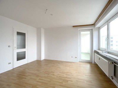 Freie und gepflegte Wohnung mit Loggia in Neuburger Schwalbangersiedlung
