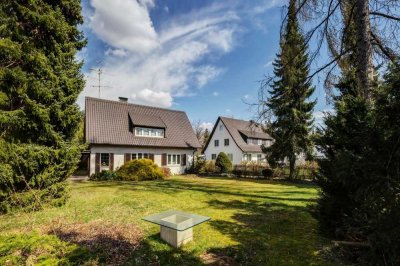 Renovierungsbedürftiges Einfamilienhaus mit viel Charme auf großem Grundstück!