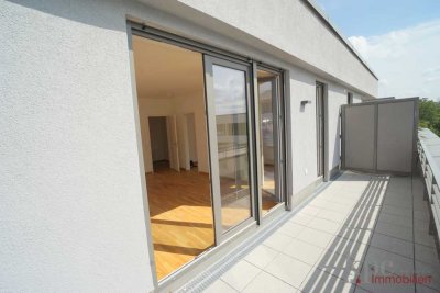 + Rooftop! + Erstbezug 2023! Helle 2-Zi-Wohnung mit großer Dachterrasse! Bus/S-Bahn!