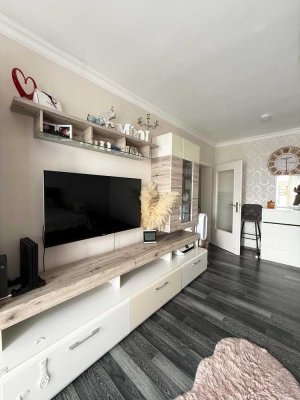 Moderne und schön geschnittene 2-Zimmer Wohnung mit Ost-Balkon, EBK und Stellplatz