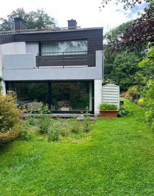 Erstklassiges Einfam.-REH mit schönem Garten u. Doppel-Garage