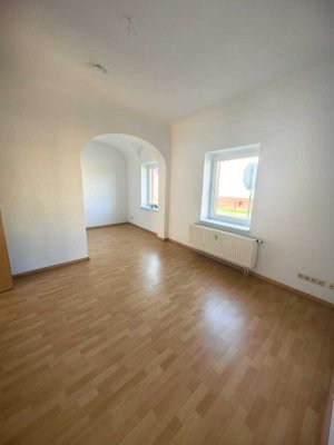 frisch renovierte, geräumige 2-Raumwohnung mit Einbauküche im ruhigen Wohnort Neuzelle
