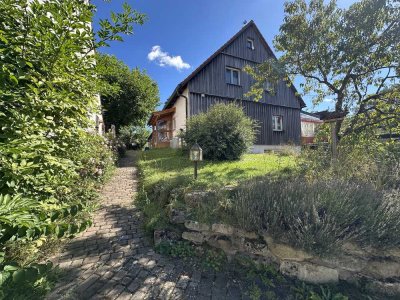 Charmantes, modernisiertes Einfamilienhaus mit großem Garten, Photovoltaik, nachhaltiger Ausstattung