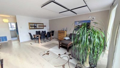 top moderne Eigentumswohnung in Durlach mit Balkon, Lift und Carport