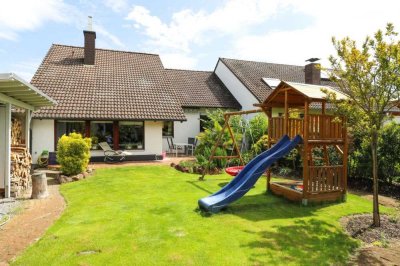 Preiswertes 6-Zimmer-Einfamilienhaus mit EBK in Altrip