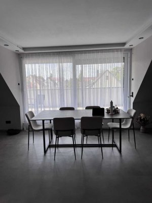 Stilvolle 3-Zimmer-Dachgeschosswohnung mit großem Balkon und hochwertiger Ausstattung in Langenhagen