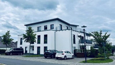 Ideal für 2-3 Personen! Sonniges 4-Zimmer-Penthouse mit riesiger Süd-/West-Dachterrasse
