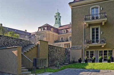 Bezugsfrei!!! Traumhaftes Unikat – exklusive 3-Zimmer-Maisonette mit 2 Tiefgaragen-Plätzen