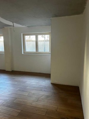 Erstbezug: Möbliertes 1-Zimmerappartement