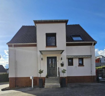 Preiswertes 5-Raum-Einfamilienhaus mit gehobener Innenausstattung in Blieskastel
