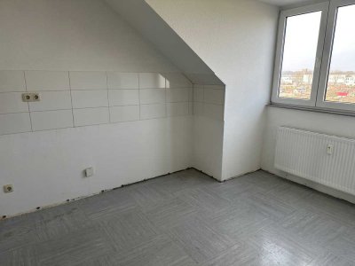 Nette Nachbarn gesucht: günstige 3,5-Zi.-Dachgeschosswohnung (WBS!!!!!!!)
