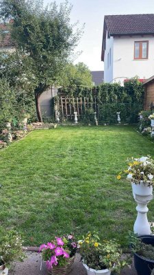 Renoviertes Reihenmittelhaus mit 5,5 Zimmern + Hobbyraum + Terrasse