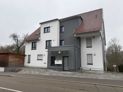 sehr moderne 2,5-Zimmer-Wohnung
mit außergewöhnlichen Balkon
ab 01.02. frei!