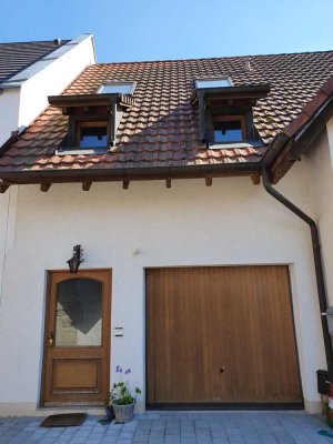2-Zi-Maisonette-Wohnung mit Balkon und Einbauküche in ruhiger, sonniger Natur Schallstadt