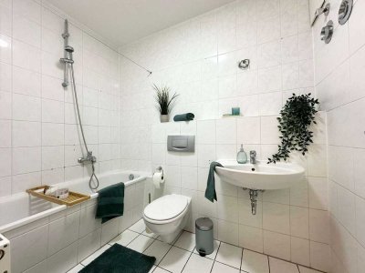 Moderne Erdgeschosswohnung mit Terrasse, Stellplatz & Einbauküche