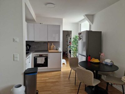 Kurzfristig anmietbar - 2-Zimmer Wohnung, Einbauküche, Stellplatz