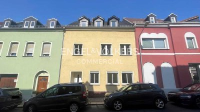 Zweifamilienhaus mit großer Maisonette Wohnung