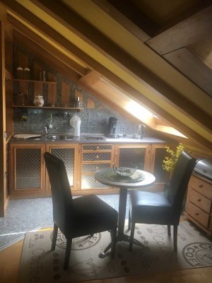 Wochenend-Pendler „Möblierte 1-Zimmer-Dachgeschosswohnung in Herne