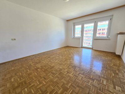 * * * IDEALE 3er-WG... 4 RADMINUTEN zur TU-INFFELDGASSE... 2 LOGGIEN... LIFT... FERNWÄRME... * * *