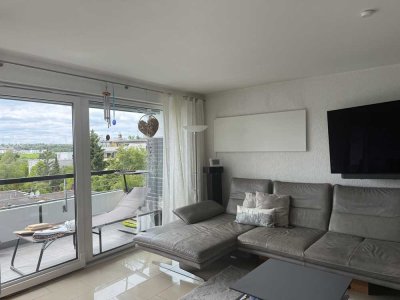 Stilvolle 3-Raum-Maisonette-Wohnung mit toller Aussicht und neuer Einbauküche in Sindelfingen
