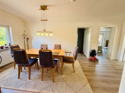Entspannen und genießen: Lichtdurchflutete Wohnung mit Loggia im Grünen!