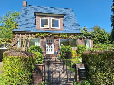 Charmantes Rotklinker-Einfamilienhaus in seltener Rondeellage - Hamburg-Marienthal