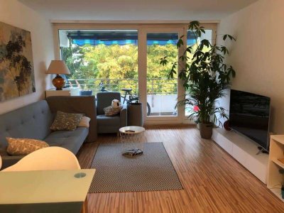 **Helle Wohnung mit Balkon**