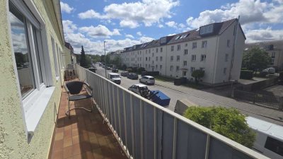 Helle 1-Zimmer-Wohnung mit Balkon und großzügiger Wohnküche