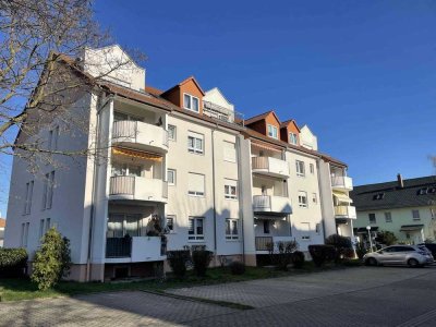 Schicke vermietete 2-Zimmer im Dachgeschoss mit Balkon & Stellplatz in ruhiger Lage!