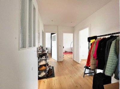 3 Zi.-Altbau-Wohnung m. Parkett, EBK u. Gartennutzung (NUR für SINGLES o. PAARE -» max. 2 Bewohner)
