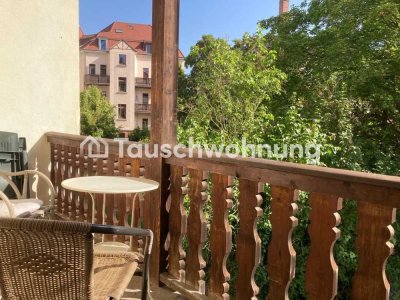 Tauschwohnung: Lichtdurchflututete, große Altbauwohnung mit Balkon