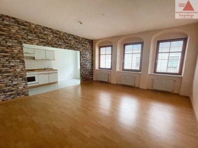 Gemütliche Single-Wohnung mit Einbauküche auf dem Markt