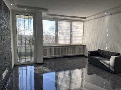*provisionsfrei* Modernisierte, klimatisierte 4-Zimmer Wohnung mit Balkon in Mainz-Bretzenheim