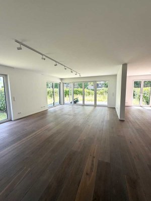 Großzügige Erdgeschosswohnung mit Terrasse, Garten & modernem Wohnkomfort