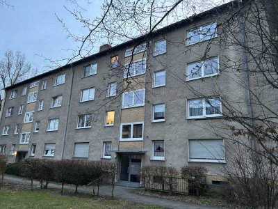 Schöne 3 Zimmerwohnung mit Balkon 1 OG