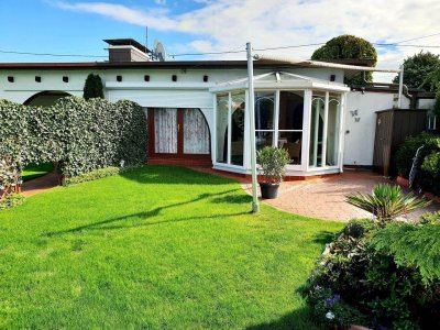 Edler Bungalow auf Pachtgrund - direkt am See !!